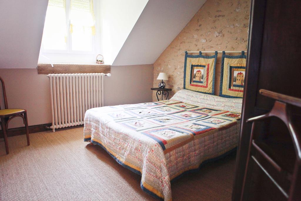 Domaine De La Vallee Aux Pages Bed and Breakfast Paray-Douaville Esterno foto