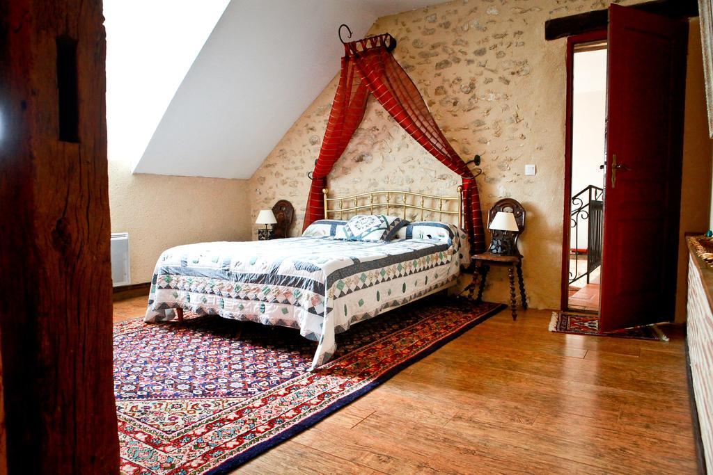 Domaine De La Vallee Aux Pages Bed and Breakfast Paray-Douaville Esterno foto