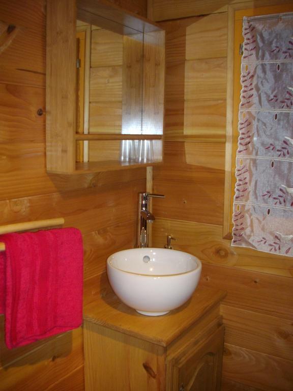 Domaine De La Vallee Aux Pages Bed and Breakfast Paray-Douaville Esterno foto